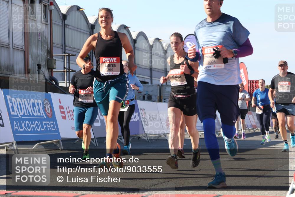 03.10.2025 - Köhlbrandbrückenlauf Luisa Fischer http://msf.ph/oto/9033555 03.10.2025 13:11:26 Ziel 4293, 4315, 4325, 4597, 4999, 5145, 5522, 5754, 5794, 5939, 6028, 6080, 6563, 6680, 6685, 6686, 6690, 6691, 6726 meine-sportfotos.de