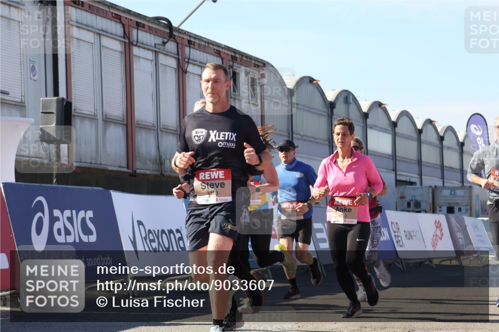 03.10.2025 - Köhlbrandbrückenlauf Luisa Fischer http://msf.ph/oto/9033607 03.10.2025 13:11:35 Ziel 4158, 4315, 4325, 4427, 4501, 4538, 4617, 4777, 4782, 4799, 4845, 4999, 5145, 5794, 5939, 6028, 6217, 6218, 6517, 6563, 6680, 6689, 6690, 6691 meine-sportfotos.de