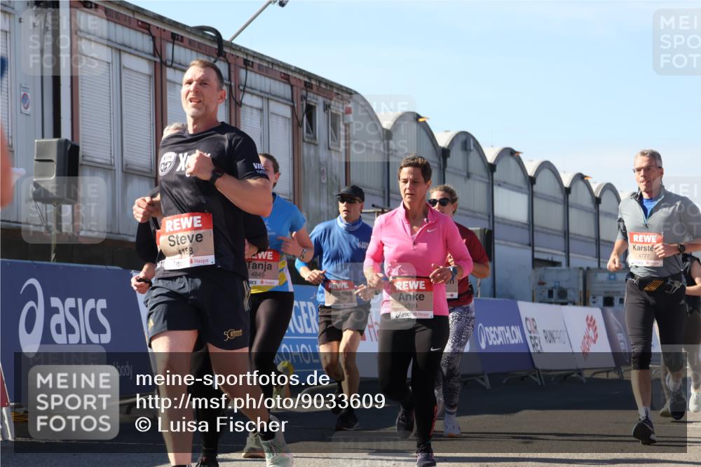03.10.2025 - Köhlbrandbrückenlauf Luisa Fischer http://msf.ph/oto/9033609 03.10.2025 13:11:35 Ziel 4158, 4315, 4325, 4427, 4501, 4538, 4617, 4777, 4782, 4799, 4845, 4999, 5145, 5794, 5939, 6028, 6217, 6218, 6517, 6563, 6680, 6689, 6690, 6691 meine-sportfotos.de