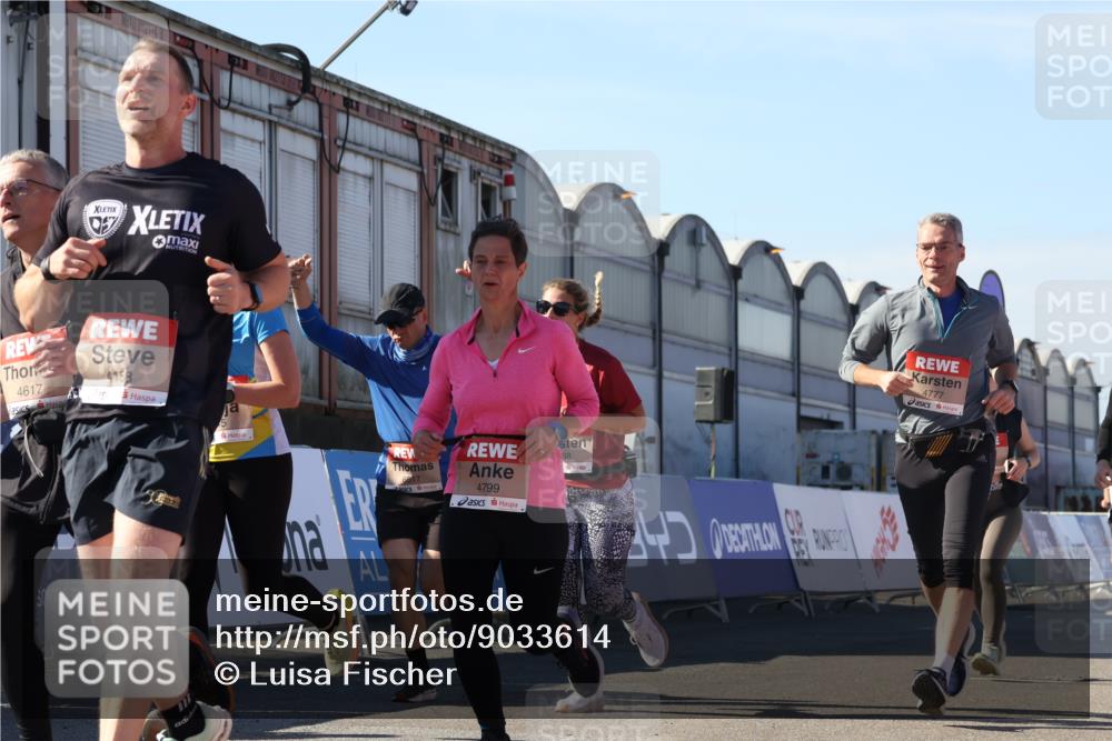 03.10.2025 - Köhlbrandbrückenlauf Luisa Fischer http://msf.ph/oto/9033614 03.10.2025 13:11:35 Ziel 4158, 4315, 4325, 4427, 4501, 4538, 4617, 4777, 4782, 4799, 4845, 4999, 5145, 5794, 5939, 6028, 6217, 6218, 6517, 6563, 6680, 6689, 6690, 6691 meine-sportfotos.de