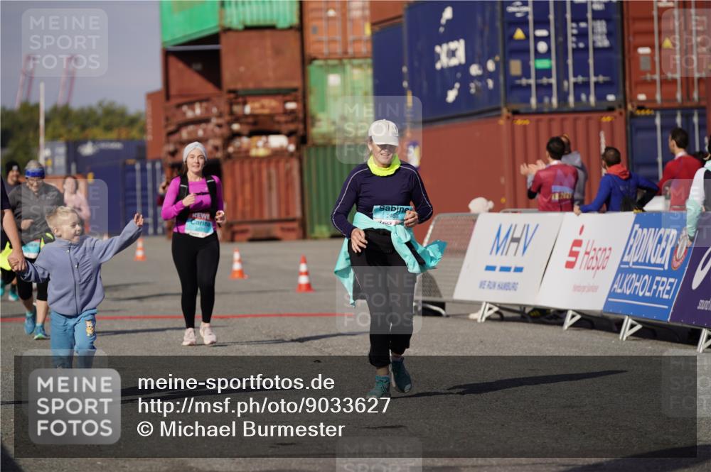 03.10.2025 - Köhlbrandbrückenlauf Michael Burmester http://msf.ph/oto/9033627 03.10.2025 10:41:55 Ziel 2488, 2501, 2531, 2603 meine-sportfotos.de