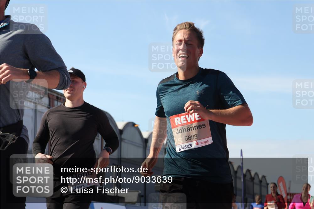 03.10.2025 - Köhlbrandbrückenlauf Luisa Fischer http://msf.ph/oto/9033639 03.10.2025 13:11:38 Ziel 4158, 4178, 4315, 4325, 4353, 4354, 4427, 4501, 4538, 4568, 4617, 4736, 4777, 4782, 4799, 4845, 5145, 5794, 5866, 5869, 5937, 6217, 6218, 6517, 6563, 6680, 6689, 6690, 6691 meine-sportfotos.de