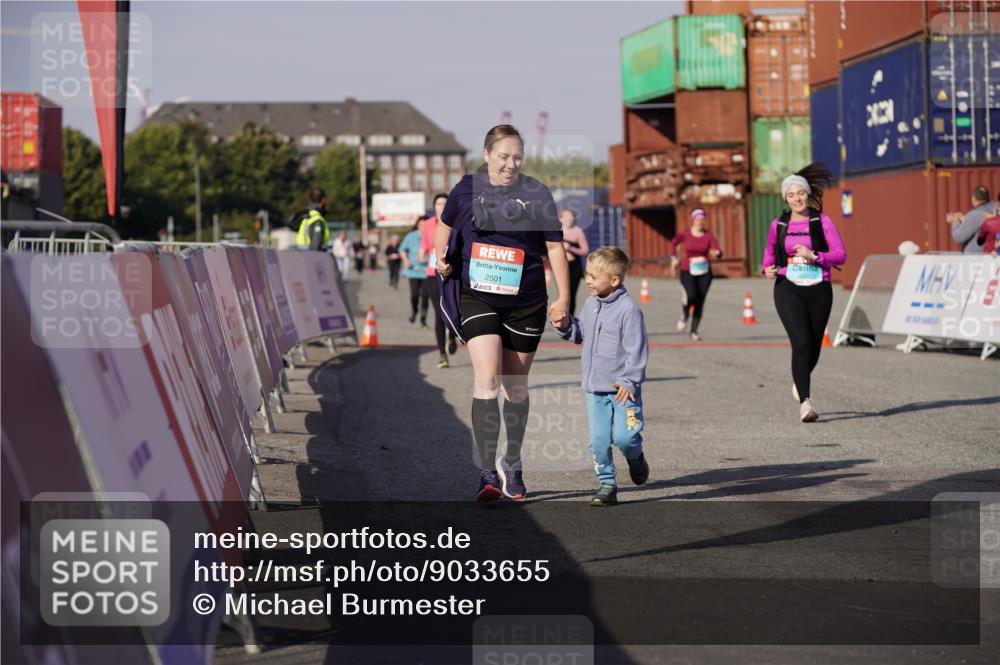 03.10.2025 - Köhlbrandbrückenlauf Michael Burmester http://msf.ph/oto/9033655 03.10.2025 10:41:58 Ziel 2429, 2488, 2501, 2531, 2603 meine-sportfotos.de
