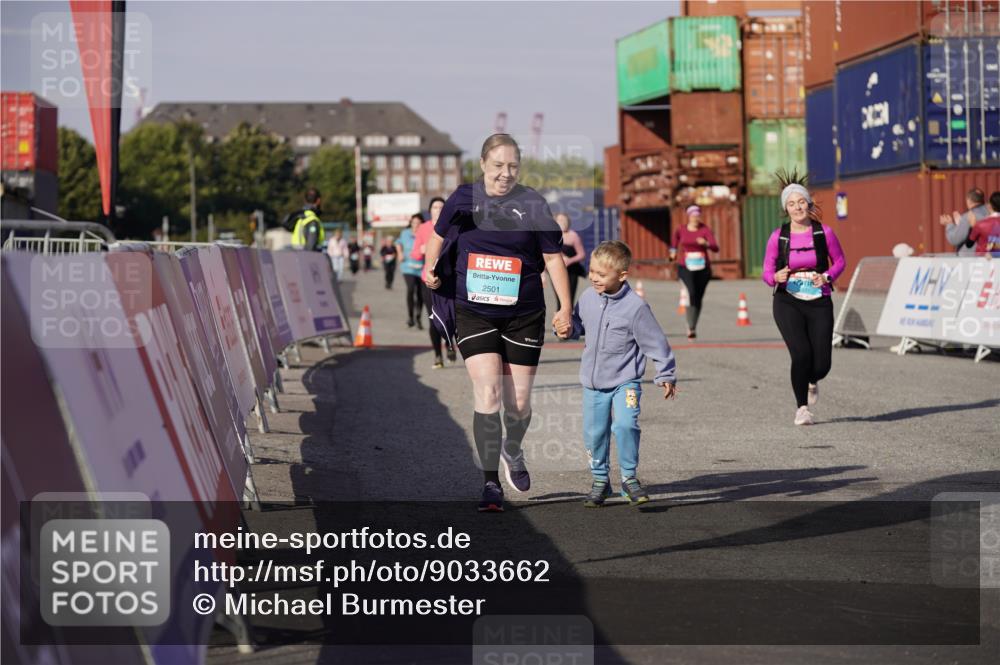 03.10.2025 - Köhlbrandbrückenlauf Michael Burmester http://msf.ph/oto/9033662 03.10.2025 10:41:58 Ziel 2429, 2488, 2501, 2531, 2603 meine-sportfotos.de