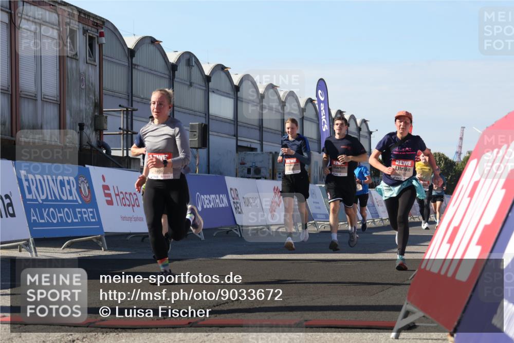 03.10.2025 - Köhlbrandbrückenlauf Luisa Fischer http://msf.ph/oto/9033672 03.10.2025 13:11:47 Ziel 4178, 4353, 4354, 4469, 4538, 4568, 4685, 4736, 4777, 4782, 4845, 5097, 5396, 5426, 5866, 5869, 5937, 6033, 6048, 6049, 6217, 6218, 6517, 6622, 6689 meine-sportfotos.de