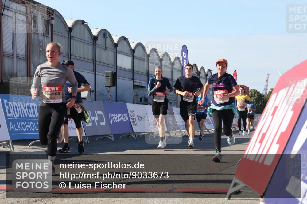 03.10.2025 - Köhlbrandbrückenlauf Luisa Fischer http://msf.ph/oto/9033673 03.10.2025 13:11:47 Ziel 4178, 4353, 4354, 4469, 4538, 4568, 4685, 4736, 4777, 4782, 4845, 5097, 5396, 5426, 5866, 5869, 5937, 6033, 6048, 6049, 6217, 6218, 6517, 6622, 6689 meine-sportfotos.de