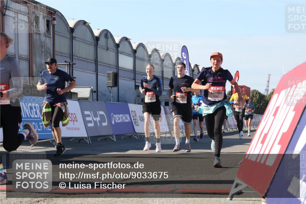 03.10.2025 - Köhlbrandbrückenlauf Luisa Fischer http://msf.ph/oto/9033675 03.10.2025 13:11:47 Ziel 4178, 4353, 4354, 4469, 4538, 4568, 4685, 4736, 4777, 4782, 4845, 5097, 5396, 5426, 5866, 5869, 5937, 6033, 6048, 6049, 6217, 6218, 6517, 6622, 6689 meine-sportfotos.de