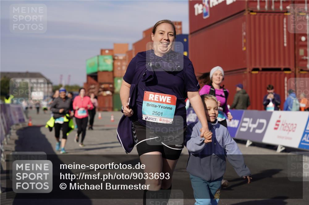 03.10.2025 - Köhlbrandbrückenlauf Michael Burmester http://msf.ph/oto/9033693 03.10.2025 10:42:02 Ziel 2178, 2179, 2277, 2278, 2429, 2531, 2603, 3070, 3284 meine-sportfotos.de