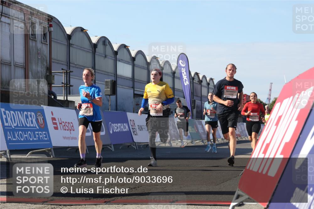 03.10.2025 - Köhlbrandbrückenlauf Luisa Fischer http://msf.ph/oto/9033696 03.10.2025 13:11:51 Ziel 4100, 4101, 4178, 4353, 4354, 4469, 4568, 4685, 4736, 5097, 5396, 5426, 5866, 5869, 5937, 6033, 6048, 6049, 6622, 6763, 6796 meine-sportfotos.de