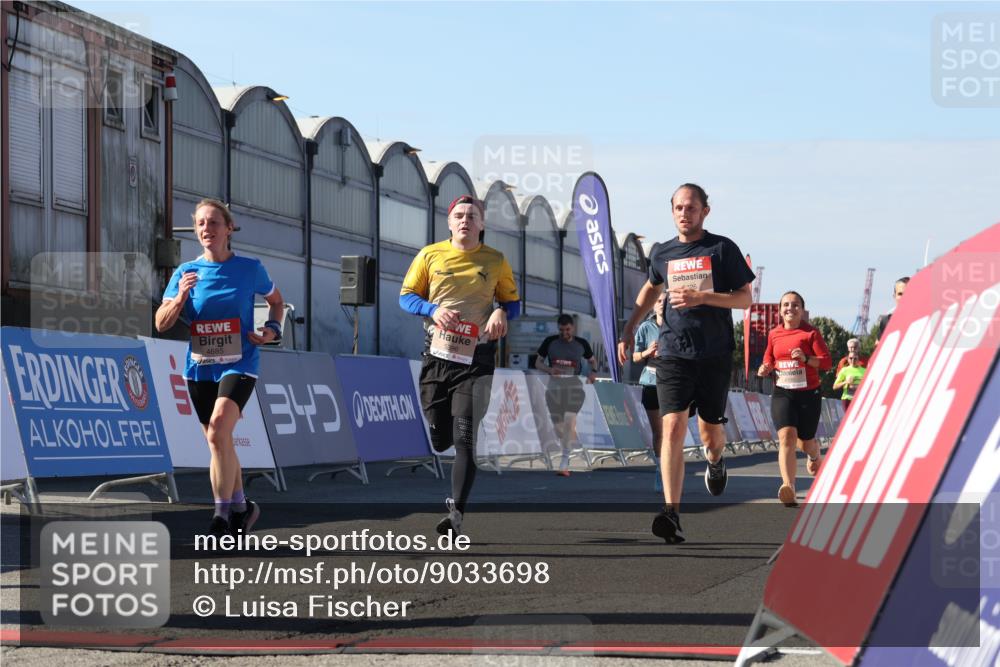 03.10.2025 - Köhlbrandbrückenlauf Luisa Fischer http://msf.ph/oto/9033698 03.10.2025 13:11:51 Ziel 4100, 4101, 4178, 4353, 4354, 4469, 4568, 4685, 4736, 5097, 5396, 5426, 5866, 5869, 5937, 6033, 6048, 6049, 6622, 6763, 6796 meine-sportfotos.de