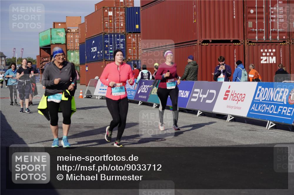 03.10.2025 - Köhlbrandbrückenlauf Michael Burmester http://msf.ph/oto/9033712 03.10.2025 10:42:04 Ziel 2178, 2179, 2277, 2278, 2429, 2515, 2531, 2603, 3070, 3284 meine-sportfotos.de