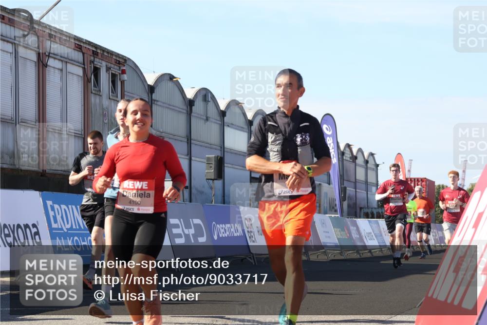 03.10.2025 - Köhlbrandbrückenlauf Luisa Fischer http://msf.ph/oto/9033717 03.10.2025 13:11:55 Ziel 4100, 4101, 4469, 4685, 5097, 5396, 5426, 5910, 5911, 6033, 6048, 6049, 6622, 6763, 6796 meine-sportfotos.de