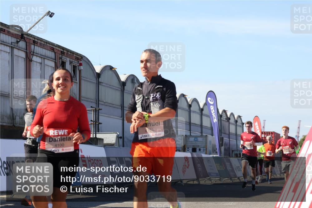 03.10.2025 - Köhlbrandbrückenlauf Luisa Fischer http://msf.ph/oto/9033719 03.10.2025 13:11:55 Ziel 4100, 4101, 4469, 4685, 5097, 5396, 5426, 5910, 5911, 6033, 6048, 6049, 6622, 6763, 6796 meine-sportfotos.de