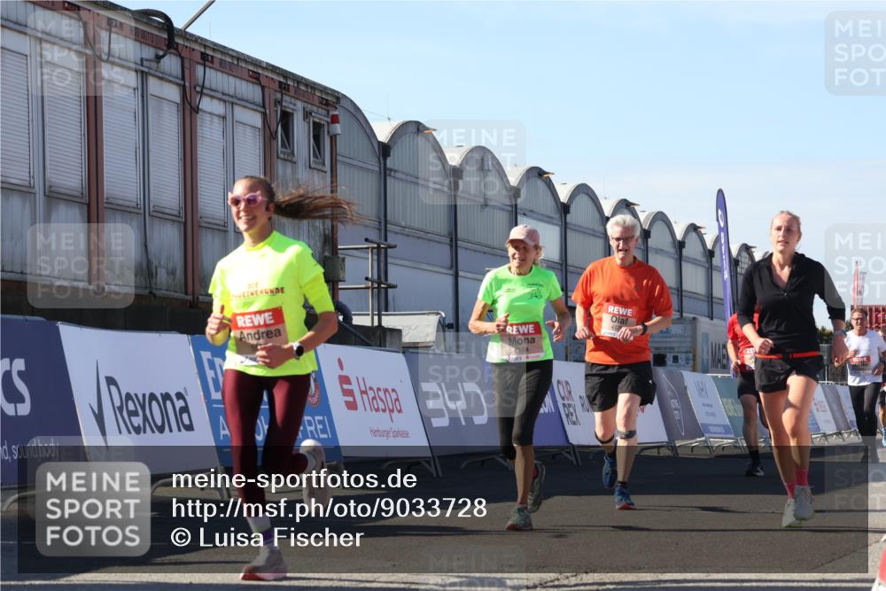 03.10.2025 - Köhlbrandbrückenlauf Luisa Fischer http://msf.ph/oto/9033728 03.10.2025 13:12:02 Ziel 4100, 4101, 4176, 4468, 4685, 5396, 5426, 5856, 5910, 5911, 5927, 6184, 6763, 6796 meine-sportfotos.de