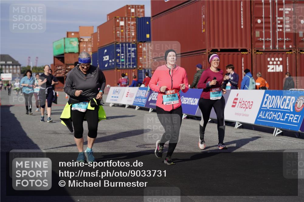 03.10.2025 - Köhlbrandbrückenlauf Michael Burmester http://msf.ph/oto/9033731 03.10.2025 10:42:05 Ziel 2178, 2179, 2277, 2278, 2429, 2515, 2531, 2603, 3070, 3284 meine-sportfotos.de