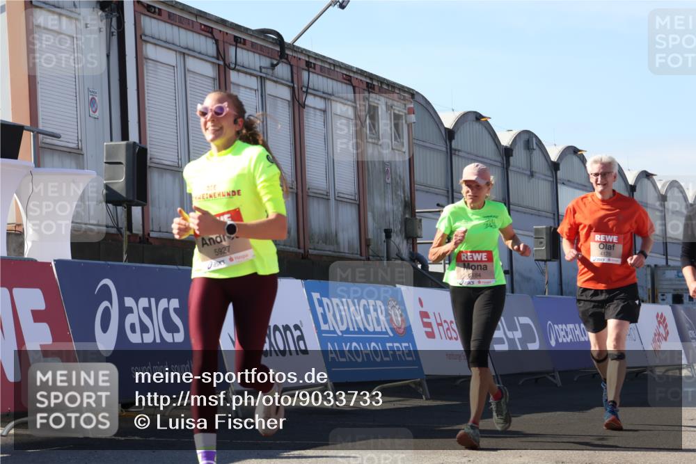 03.10.2025 - Köhlbrandbrückenlauf Luisa Fischer http://msf.ph/oto/9033733 03.10.2025 13:12:02 Ziel 4100, 4101, 4176, 4468, 4685, 5396, 5426, 5856, 5910, 5911, 5927, 6184, 6763, 6796 meine-sportfotos.de