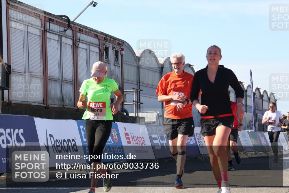 03.10.2025 - Köhlbrandbrückenlauf Luisa Fischer http://msf.ph/oto/9033736 03.10.2025 13:12:03 Ziel 4100, 4101, 4176, 4305, 4468, 4474, 4685, 5396, 5426, 5856, 5910, 5911, 5927, 6184, 6763, 6796 meine-sportfotos.de