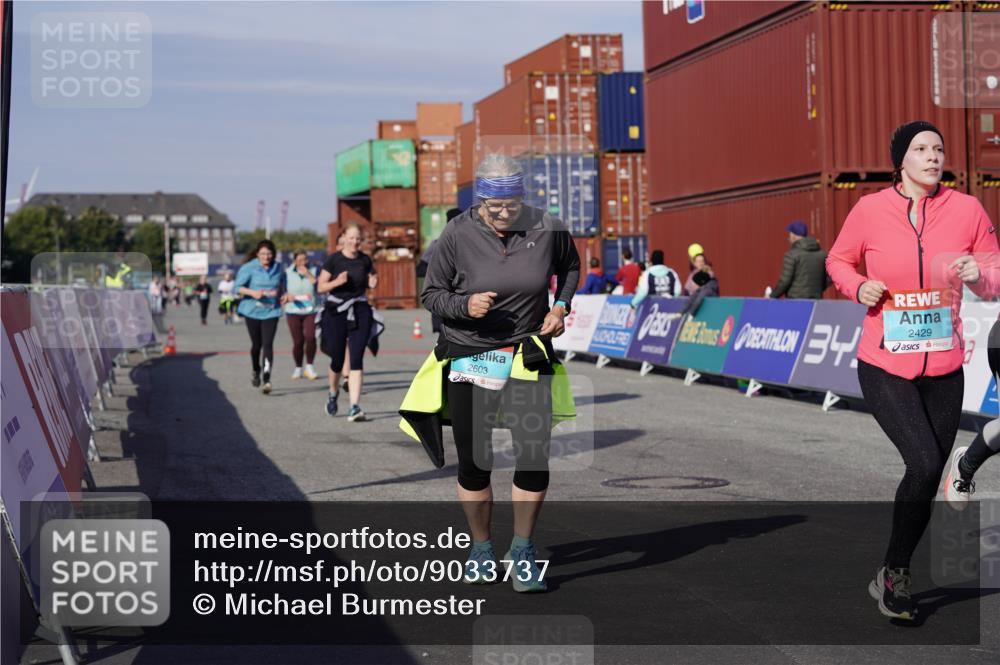03.10.2025 - Köhlbrandbrückenlauf Michael Burmester http://msf.ph/oto/9033737 03.10.2025 10:42:06 Ziel 2178, 2179, 2277, 2278, 2429, 2515, 3070, 3284 meine-sportfotos.de
