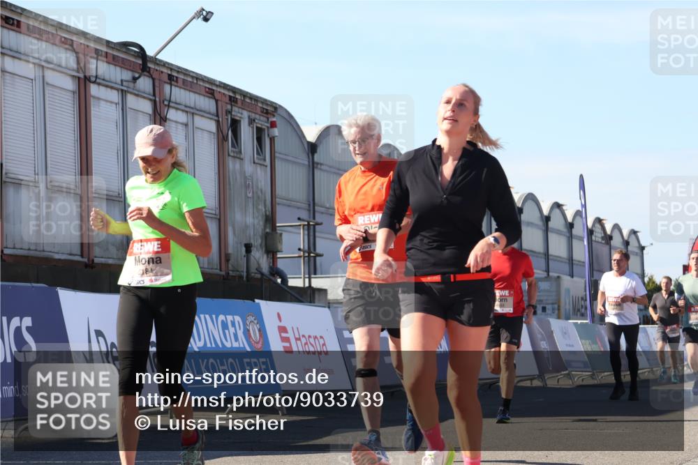 03.10.2025 - Köhlbrandbrückenlauf Luisa Fischer http://msf.ph/oto/9033739 03.10.2025 13:12:03 Ziel 4100, 4101, 4176, 4305, 4468, 4474, 4685, 5396, 5426, 5856, 5910, 5911, 5927, 6184, 6763, 6796 meine-sportfotos.de