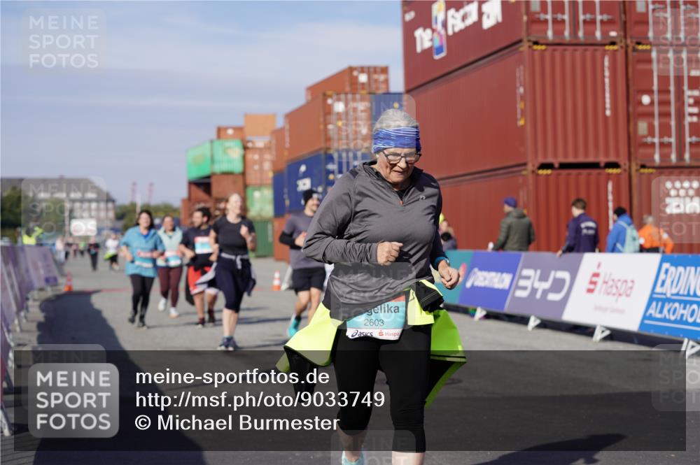 03.10.2025 - Köhlbrandbrückenlauf Michael Burmester http://msf.ph/oto/9033749 03.10.2025 10:42:07 Ziel 2178, 2179, 2277, 2278, 2429, 2515, 3070, 3284 meine-sportfotos.de