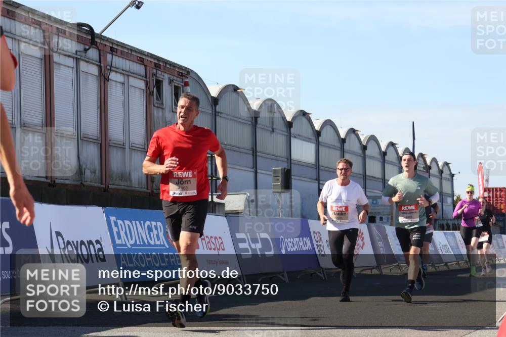 03.10.2025 - Köhlbrandbrückenlauf Luisa Fischer http://msf.ph/oto/9033750 03.10.2025 13:12:05 Ziel 4100, 4101, 4176, 4305, 4468, 4474, 5856, 5910, 5911, 5927, 6121, 6184, 6763, 6796 meine-sportfotos.de