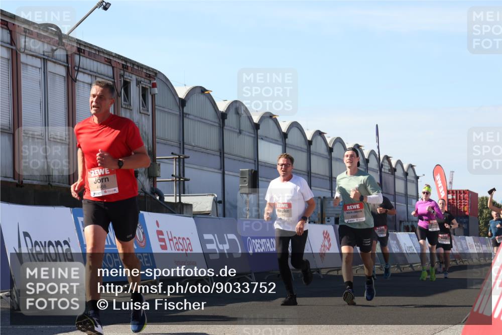 03.10.2025 - Köhlbrandbrückenlauf Luisa Fischer http://msf.ph/oto/9033752 03.10.2025 13:12:06 Ziel 4176, 4305, 4369, 4468, 4470, 4474, 5856, 5910, 5911, 5927, 6121, 6184, 6763, 6796 meine-sportfotos.de
