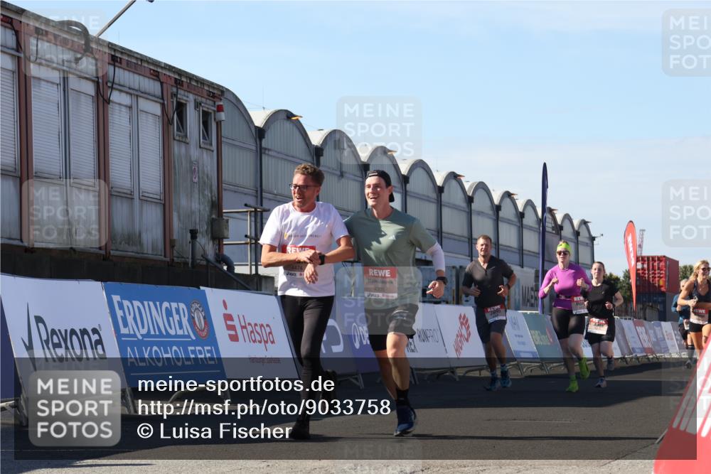 03.10.2025 - Köhlbrandbrückenlauf Luisa Fischer http://msf.ph/oto/9033758 03.10.2025 13:12:07 Ziel 4176, 4305, 4369, 4468, 4470, 4474, 5644, 5856, 5910, 5911, 5927, 6098, 6121, 6184, 6185, 6796 meine-sportfotos.de