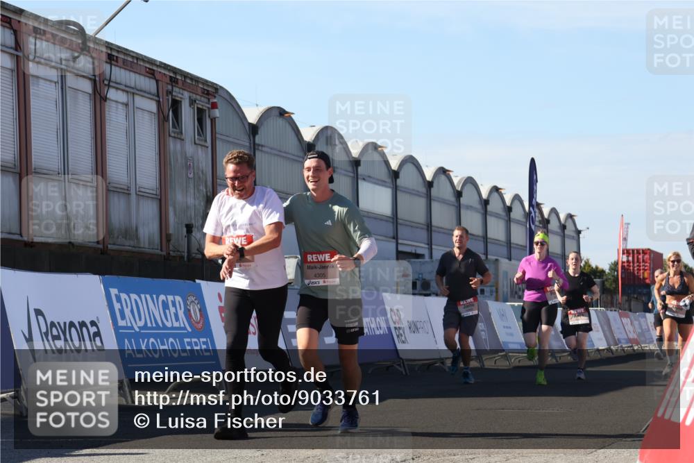 03.10.2025 - Köhlbrandbrückenlauf Luisa Fischer http://msf.ph/oto/9033761 03.10.2025 13:12:07 Ziel 4176, 4305, 4369, 4468, 4470, 4474, 5644, 5856, 5910, 5911, 5927, 6098, 6121, 6184, 6185, 6796 meine-sportfotos.de