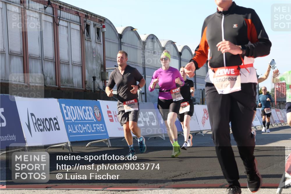 03.10.2025 - Köhlbrandbrückenlauf Luisa Fischer http://msf.ph/oto/9033774 03.10.2025 13:12:10 Ziel 4176, 4305, 4369, 4468, 4470, 4474, 5644, 5856, 5910, 5911, 5927, 6098, 6121, 6184, 6185 meine-sportfotos.de