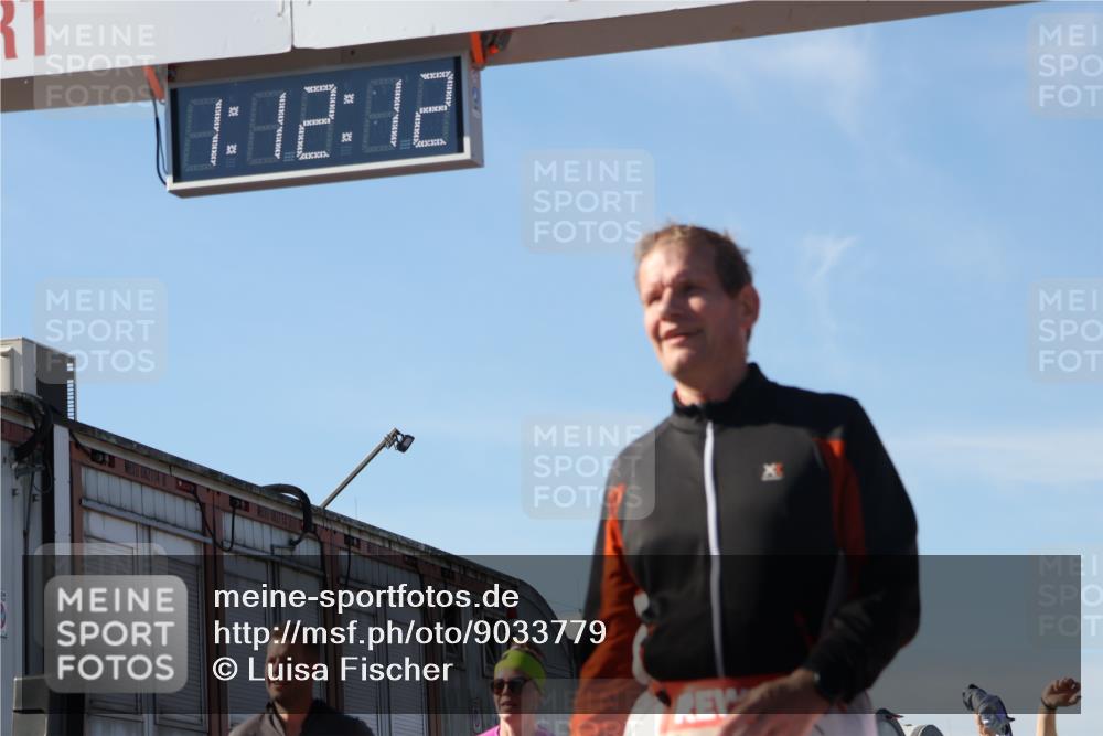 03.10.2025 - Köhlbrandbrückenlauf Luisa Fischer http://msf.ph/oto/9033779 03.10.2025 13:12:11 Ziel 4176, 4305, 4369, 4468, 4470, 4474, 4656, 5644, 5856, 5927, 6098, 6121, 6184, 6185 meine-sportfotos.de