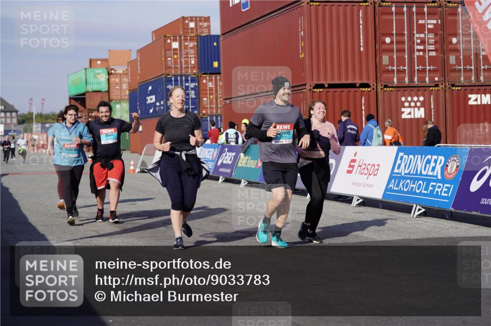 03.10.2025 - Köhlbrandbrückenlauf Michael Burmester http://msf.ph/oto/9033783 03.10.2025 10:42:09 Ziel 2178, 2179, 2277, 2278, 2515, 3070, 3284 meine-sportfotos.de