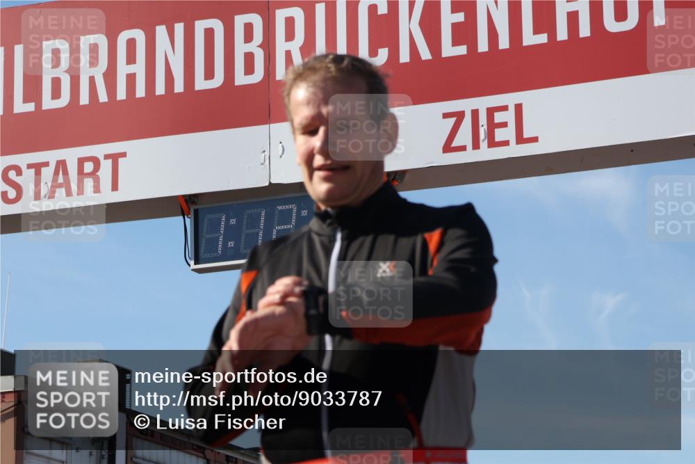 03.10.2025 - Köhlbrandbrückenlauf Luisa Fischer http://msf.ph/oto/9033787 03.10.2025 13:12:12 Ziel 4176, 4305, 4369, 4468, 4470, 4474, 4656, 5644, 5856, 5927, 6098, 6121, 6184, 6185, 6565, 6566 meine-sportfotos.de