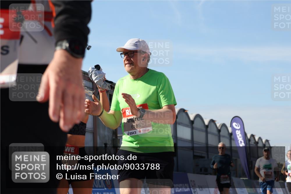 03.10.2025 - Köhlbrandbrückenlauf Luisa Fischer http://msf.ph/oto/9033788 03.10.2025 13:12:13 Ziel 4176, 4305, 4369, 4468, 4470, 4474, 4656, 5644, 5856, 5927, 6098, 6121, 6184, 6185, 6565, 6566 meine-sportfotos.de