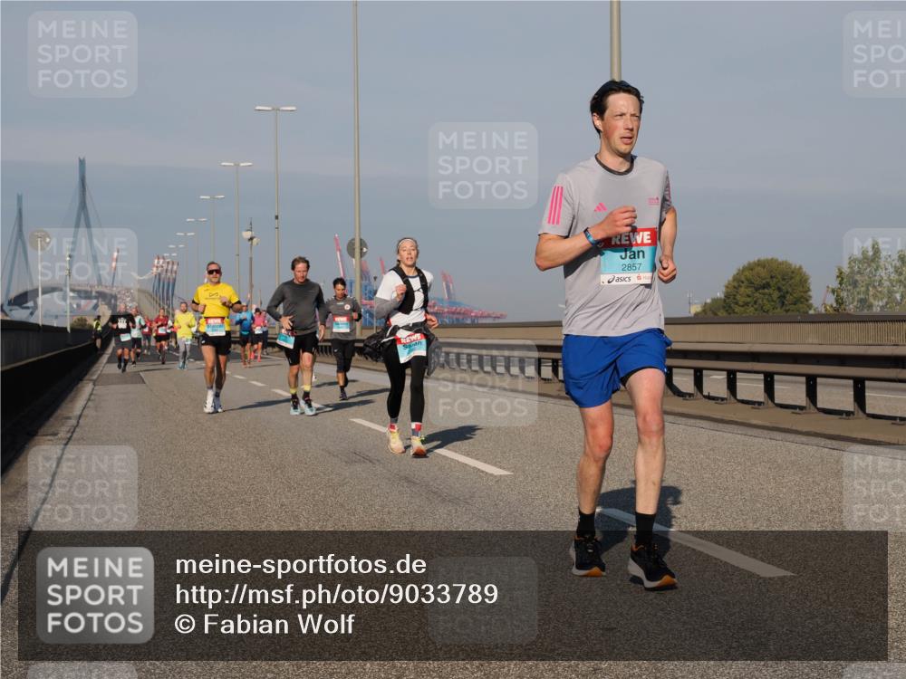 03.10.2025 - Köhlbrandbrückenlauf Fabian Wolf http://msf.ph/oto/9033789 03.10.2025 09:47:48 Position 3 2857 meine-sportfotos.de