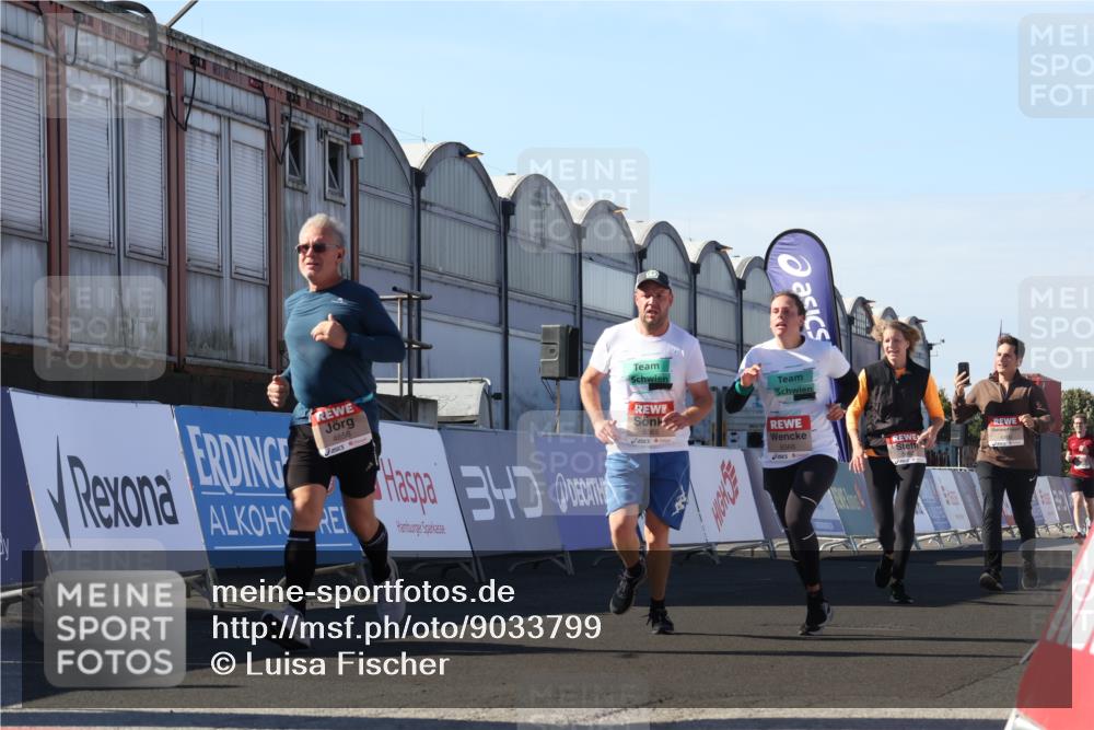 03.10.2025 - Köhlbrandbrückenlauf Luisa Fischer http://msf.ph/oto/9033799 03.10.2025 13:12:15 Ziel 4176, 4266, 4305, 4369, 4468, 4470, 4474, 4656, 5062, 5644, 6098, 6121, 6185, 6565, 6566 meine-sportfotos.de