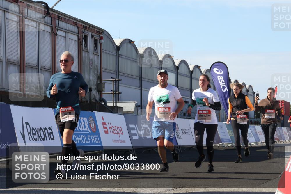 03.10.2025 - Köhlbrandbrückenlauf Luisa Fischer http://msf.ph/oto/9033800 03.10.2025 13:12:16 Ziel 4266, 4305, 4369, 4468, 4470, 4474, 4656, 5062, 5644, 6098, 6121, 6185, 6565, 6566 meine-sportfotos.de