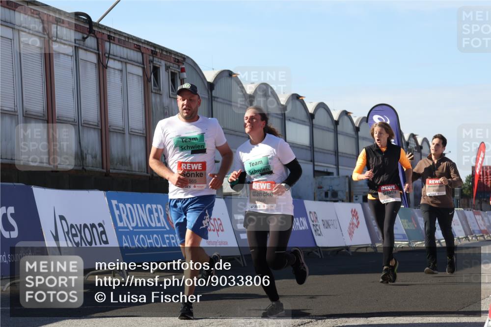 03.10.2025 - Köhlbrandbrückenlauf Luisa Fischer http://msf.ph/oto/9033806 03.10.2025 13:12:17 Ziel 4266, 4305, 4369, 4468, 4470, 4474, 4656, 4908, 5062, 5644, 6098, 6121, 6185, 6565, 6566 meine-sportfotos.de