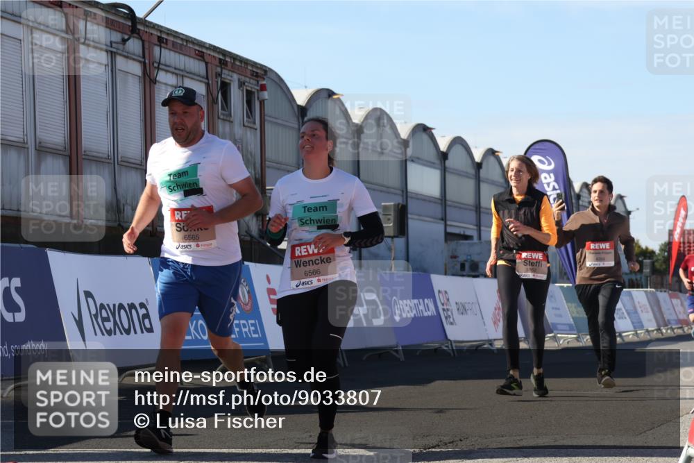 03.10.2025 - Köhlbrandbrückenlauf Luisa Fischer http://msf.ph/oto/9033807 03.10.2025 13:12:17 Ziel 4266, 4305, 4369, 4468, 4470, 4474, 4656, 4908, 5062, 5644, 6098, 6121, 6185, 6565, 6566 meine-sportfotos.de
