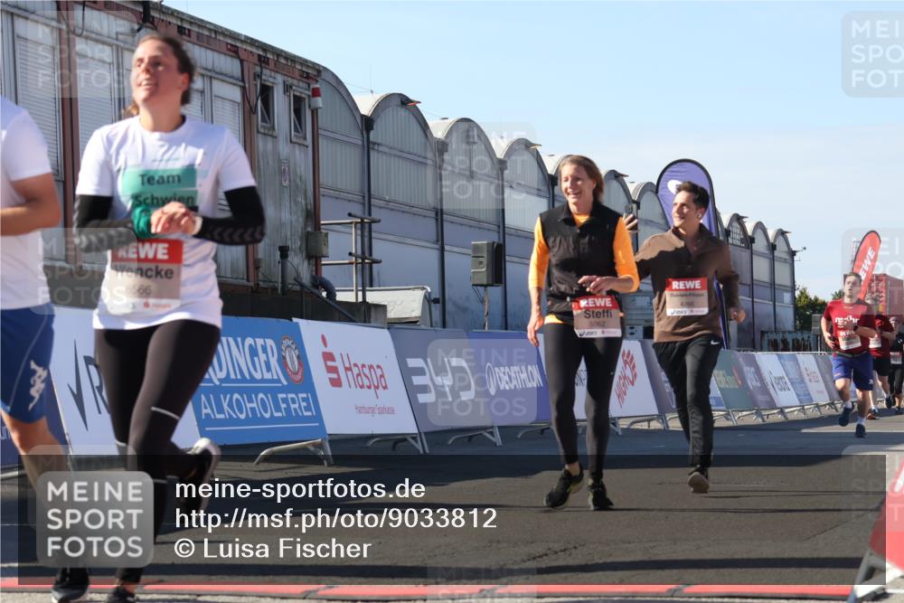 03.10.2025 - Köhlbrandbrückenlauf Luisa Fischer http://msf.ph/oto/9033812 03.10.2025 13:12:18 Ziel 4266, 4305, 4369, 4470, 4474, 4656, 4908, 5062, 5644, 6098, 6121, 6185, 6565, 6566 meine-sportfotos.de