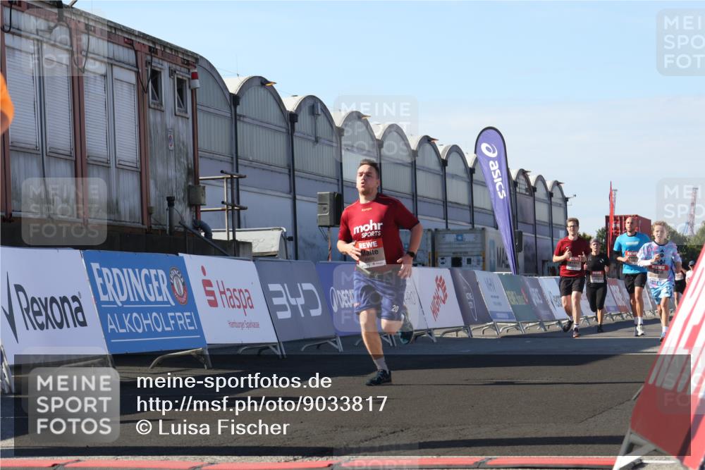 03.10.2025 - Köhlbrandbrückenlauf Luisa Fischer http://msf.ph/oto/9033817 03.10.2025 13:12:20 Ziel 4266, 4369, 4470, 4656, 4745, 4908, 5062, 5644, 6098, 6121, 6185, 6565, 6566 meine-sportfotos.de