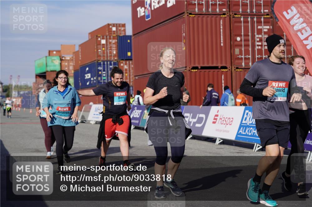 03.10.2025 - Köhlbrandbrückenlauf Michael Burmester http://msf.ph/oto/9033818 03.10.2025 10:42:11 Ziel 2178, 2179, 2277, 2278, 2515, 3070, 3284 meine-sportfotos.de