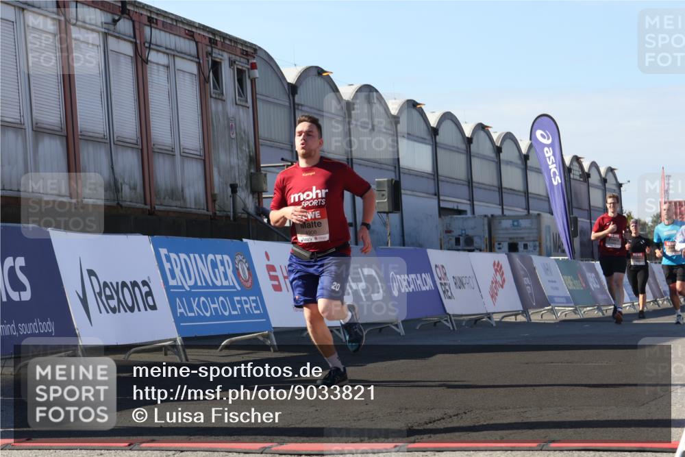 03.10.2025 - Köhlbrandbrückenlauf Luisa Fischer http://msf.ph/oto/9033821 03.10.2025 13:12:21 Ziel 4266, 4369, 4470, 4656, 4745, 4908, 5062, 5644, 6098, 6185, 6565, 6566 meine-sportfotos.de