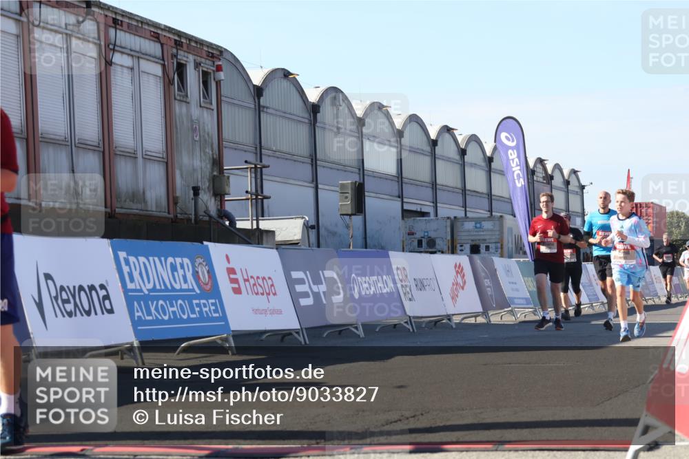 03.10.2025 - Köhlbrandbrückenlauf Luisa Fischer http://msf.ph/oto/9033827 03.10.2025 13:12:22 Ziel 4266, 4369, 4470, 4656, 4745, 4908, 5062, 5644, 6098, 6185, 6565, 6566 meine-sportfotos.de