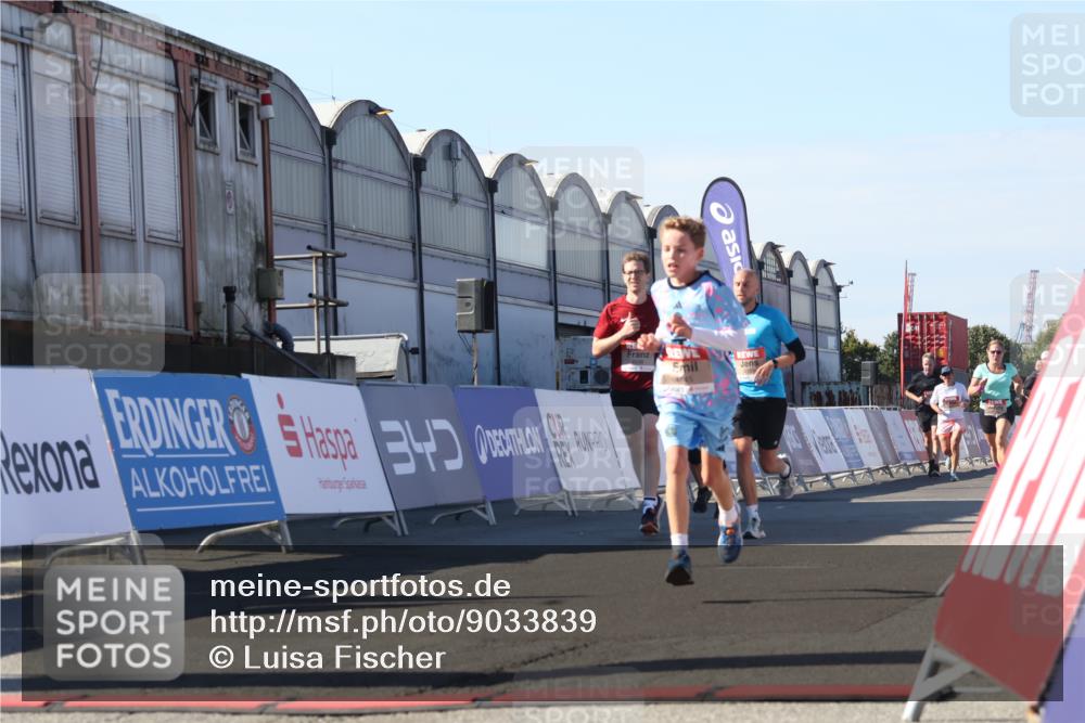 03.10.2025 - Köhlbrandbrückenlauf Luisa Fischer http://msf.ph/oto/9033839 03.10.2025 13:12:24 Ziel 4189, 4266, 4638, 4656, 4745, 4908, 4973, 5062, 6565, 6566 meine-sportfotos.de