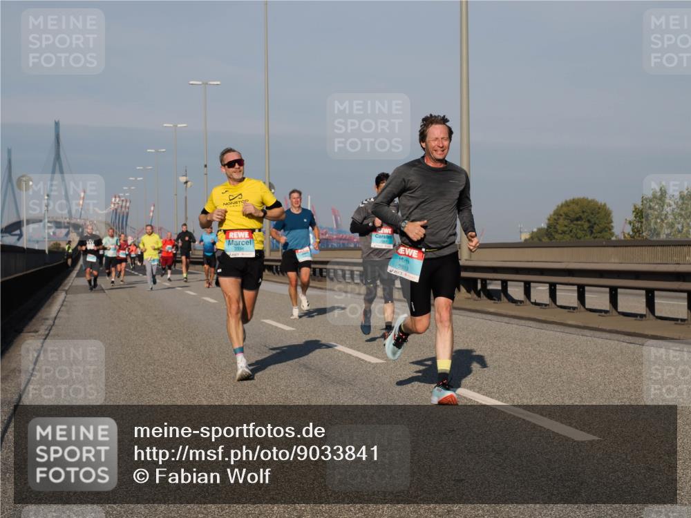 03.10.2025 - Köhlbrandbrückenlauf Fabian Wolf http://msf.ph/oto/9033841 03.10.2025 09:47:51 Position 3 3331, 3813 meine-sportfotos.de