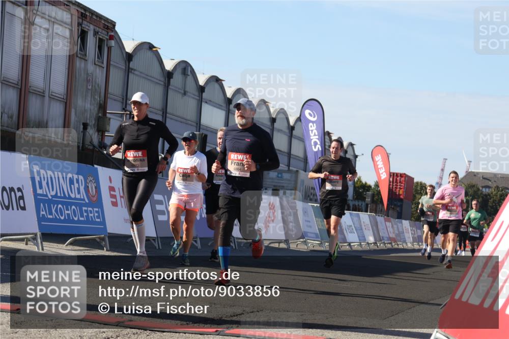03.10.2025 - Köhlbrandbrückenlauf Luisa Fischer http://msf.ph/oto/9033856 03.10.2025 13:12:33 Ziel 4189, 4609, 4638, 4700, 4745, 4858, 4864, 4873, 4908, 4973, 6466 meine-sportfotos.de