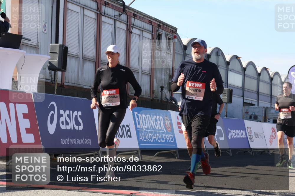 03.10.2025 - Köhlbrandbrückenlauf Luisa Fischer http://msf.ph/oto/9033862 03.10.2025 13:12:34 Ziel 4189, 4609, 4638, 4700, 4745, 4858, 4864, 4873, 4973, 5874, 6466, 6588 meine-sportfotos.de