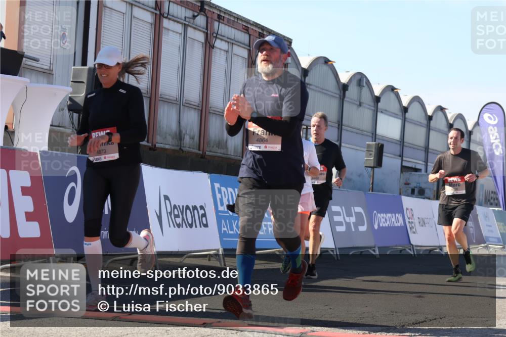 03.10.2025 - Köhlbrandbrückenlauf Luisa Fischer http://msf.ph/oto/9033865 03.10.2025 13:12:34 Ziel 4189, 4609, 4638, 4700, 4745, 4858, 4864, 4873, 4973, 5874, 6466, 6588 meine-sportfotos.de