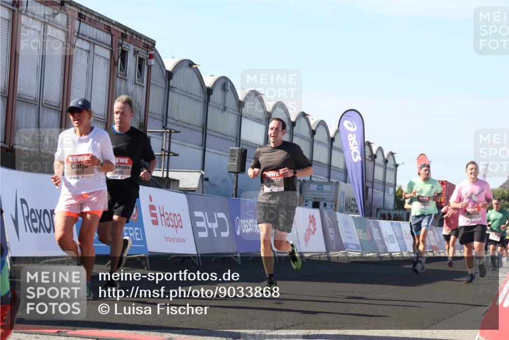 03.10.2025 - Köhlbrandbrückenlauf Luisa Fischer http://msf.ph/oto/9033868 03.10.2025 13:12:35 Ziel 4048, 4189, 4609, 4638, 4700, 4745, 4858, 4864, 4873, 4973, 5874, 6466, 6588 meine-sportfotos.de