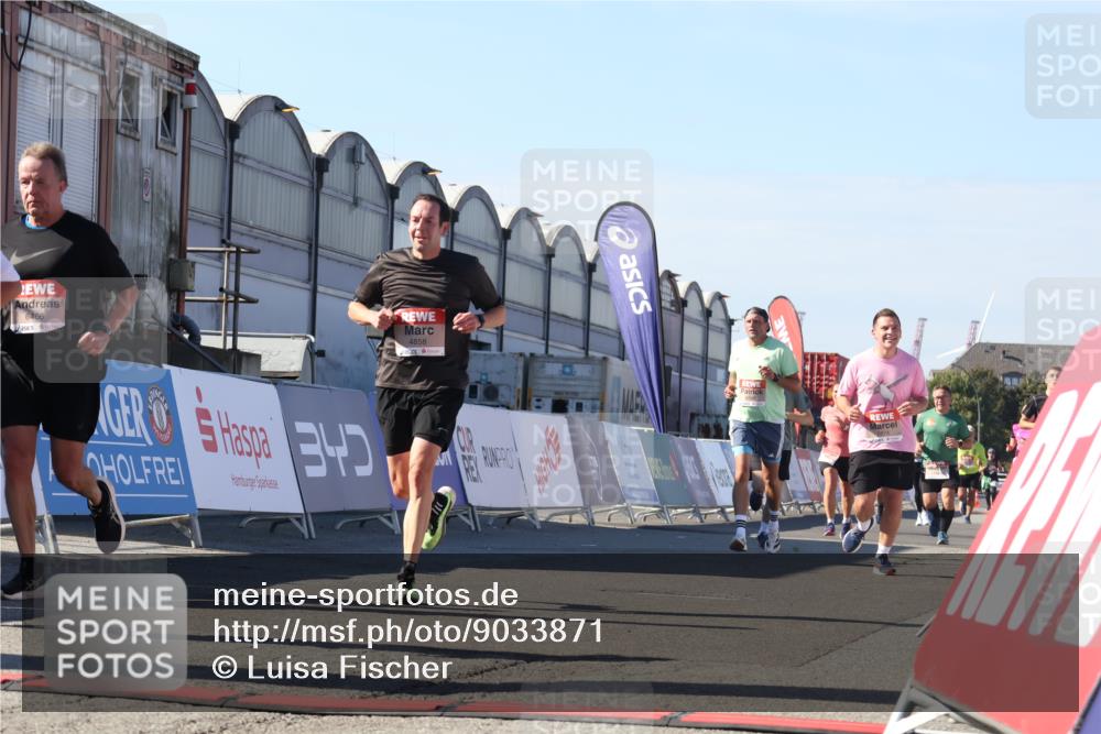 03.10.2025 - Köhlbrandbrückenlauf Luisa Fischer http://msf.ph/oto/9033871 03.10.2025 13:12:35 Ziel 4048, 4189, 4609, 4638, 4700, 4745, 4858, 4864, 4873, 4973, 5874, 6466, 6588 meine-sportfotos.de